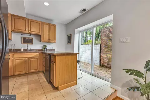 239 S Duncan St, Baltimore, MD 21231 photo 8
