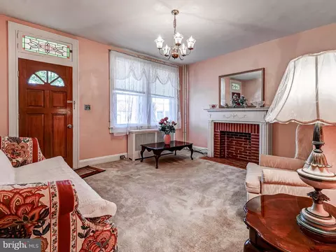 Living - 453 Drew St, Baltimore, MD 21224 photo 1 of 2