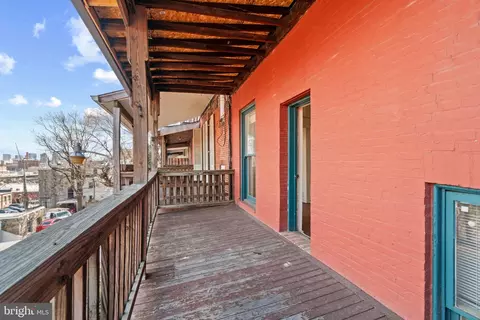 Exterior - 923 N Calvert St, Baltimore, MD 21202 photo 3 of 9