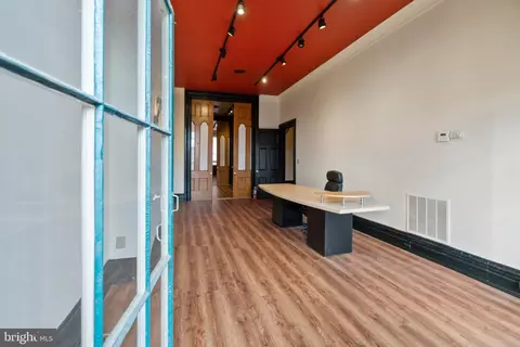 Entry Way - 923 N Calvert St, Baltimore, MD 21202 photo 5 of 14
