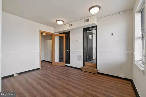 Living - 923 N Calvert St, Baltimore, MD 21202 photo 2 of 5