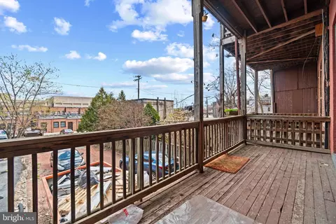 Exterior - 923 N Calvert St, Baltimore, MD 21202 photo 4 of 9