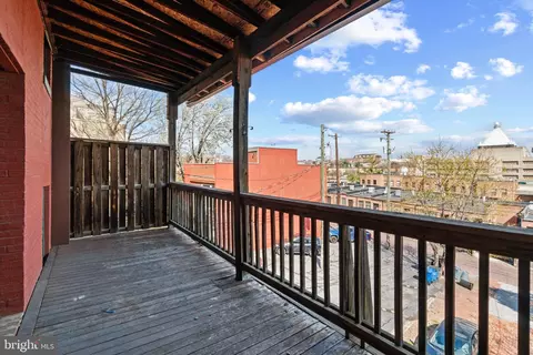 Exterior - 923 N Calvert St, Baltimore, MD 21202 photo 5 of 9