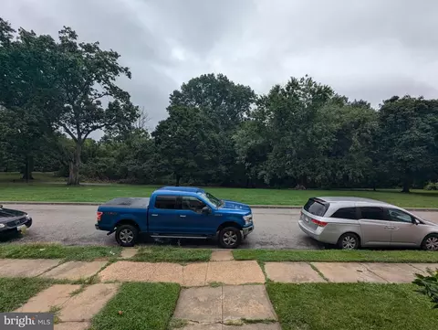3323 Shannon Dr, Baltimore, MD 21213 photo 2