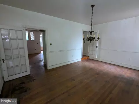 3323 Shannon Dr, Baltimore, MD 21213 photo 6