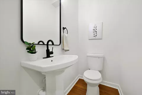 324 E 23rd St, Baltimore, MD 21218 photo 6
