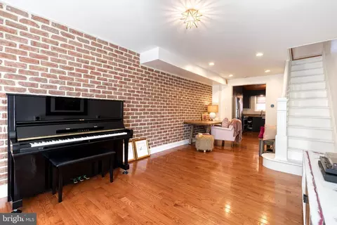 3106 Fleet St, Baltimore, MD 21224 photo 2