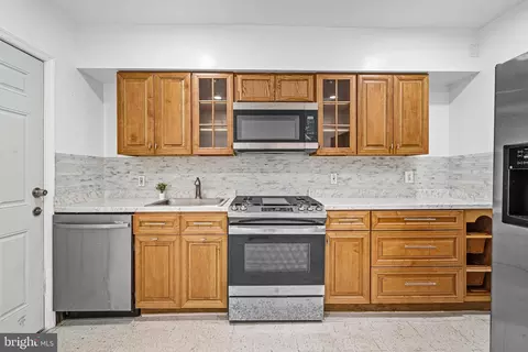 523 Bloom St, Baltimore, MD 21217 photo 4
