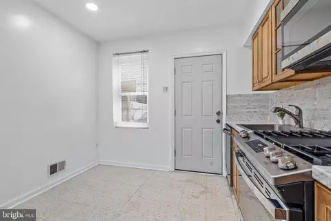 523 Bloom St, Baltimore, MD 21217 photo 6