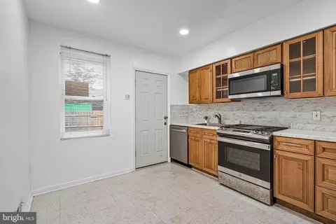 523 Bloom St, Baltimore, MD 21217 photo 5