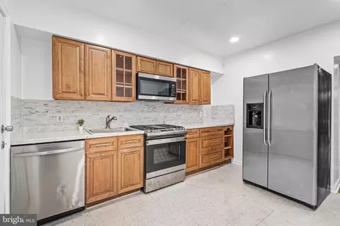 523 Bloom St, Baltimore, MD 21217