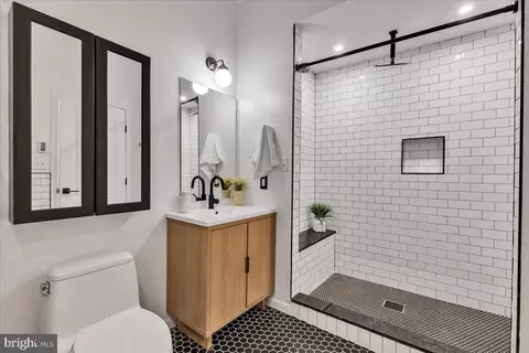 Bath - 323 E Lanvale St, Baltimore, MD 21202 photo 2 of 5