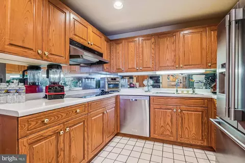 Kitchen - 10 E Lee St #2006, Baltimore, MD 21202 photo 1 of 3