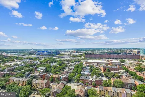 View/Area - 10 E Lee St #2006, Baltimore, MD 21202 photo 2 of 3