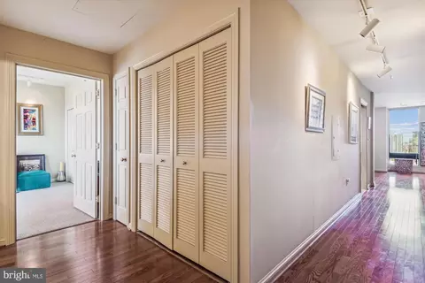 Entry Way - 10 E Lee St #2006, Baltimore, MD 21202 photo 3 of 4