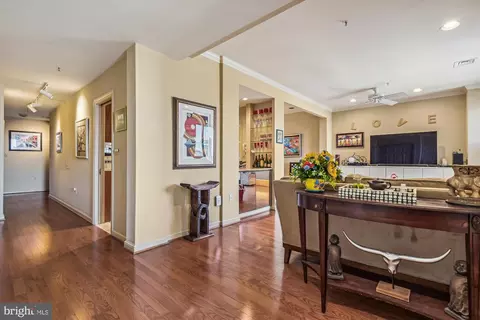 Entry Way - 10 E Lee St #2006, Baltimore, MD 21202 photo 2 of 4