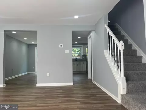Entry Way - 2127 Allendale Rd, Baltimore, MD 21216 photo 2 of 6