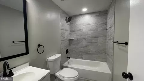 Entry Way - 2127 Allendale Rd, Baltimore, MD 21216 photo 5 of 6