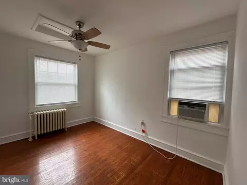 Bedroom - 3401 Shannon Dr, Baltimore, MD 21213 photo 3 of 5