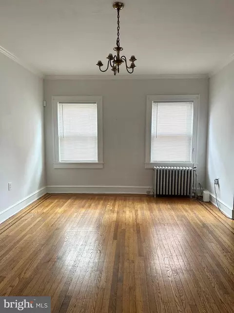 Living - 3401 Shannon Dr, Baltimore, MD 21213 photo 3 of 4