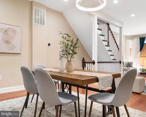 Dining - 808 Whitelock St, Baltimore, MD 21217 photo 2 of 4