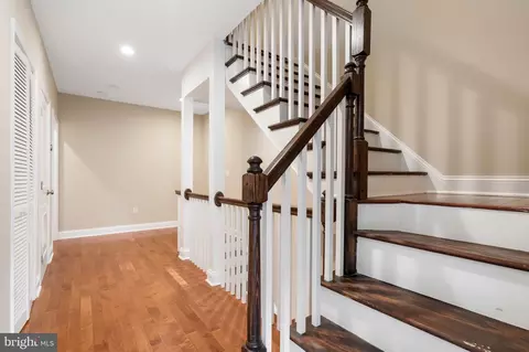 Entry Way - 808 Whitelock St, Baltimore, MD 21217 photo 11 of 12