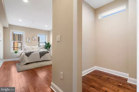 Entry Way - 808 Whitelock St, Baltimore, MD 21217 photo 7 of 12