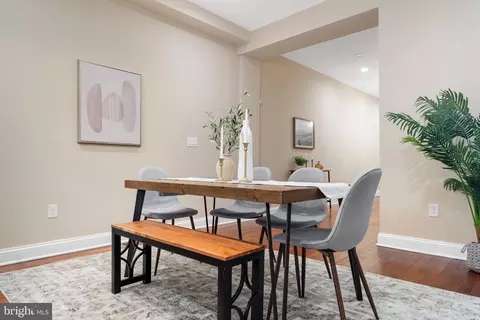 Dining - 808 Whitelock St, Baltimore, MD 21217 photo 4 of 4