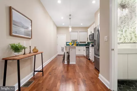 Entry Way - 808 Whitelock St, Baltimore, MD 21217 photo 3 of 12