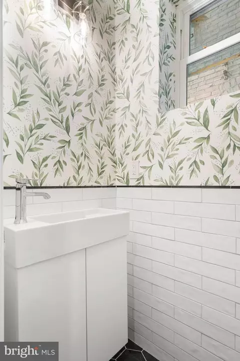 Bath - 808 Whitelock St, Baltimore, MD 21217 photo 1 of 6