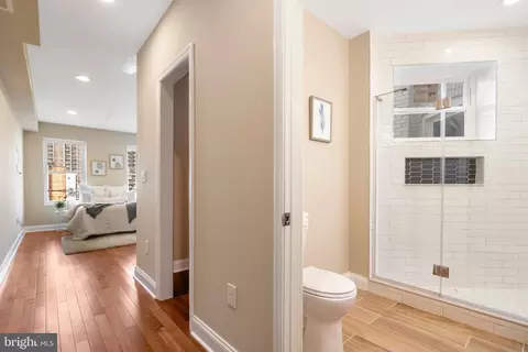 Entry Way - 808 Whitelock St, Baltimore, MD 21217 photo 8 of 12