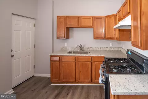 Entry Way - 4209 Nicholas Ave, Baltimore, MD 21206 photo 1 of 4