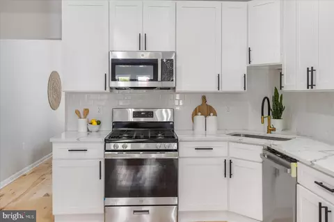 Kitchen - 333 E 21st St, Baltimore, MD 21218 photo 3 of 3