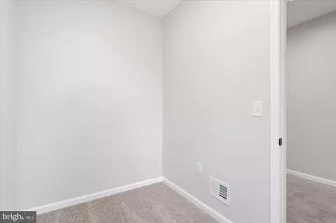 Entry Way - 333 E 21st St, Baltimore, MD 21218 photo 8 of 9