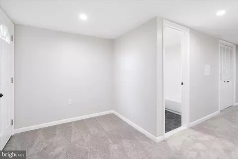 Entry Way - 333 E 21st St, Baltimore, MD 21218 photo 7 of 9