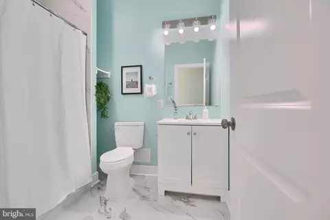 Bath - 417 Mount Holly St, Baltimore, MD 21229 photo 6 of 12