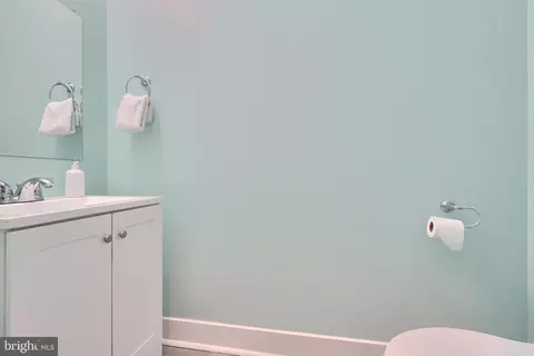 Bath - 417 Mount Holly St, Baltimore, MD 21229 photo 1 of 12