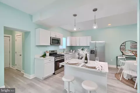 Kitchen - 417 Mount Holly St, Baltimore, MD 21229 photo 8 of 8