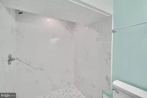 Bath - 417 Mount Holly St, Baltimore, MD 21229 photo 11 of 12