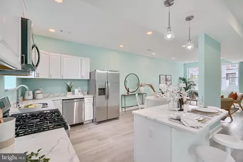 Kitchen - 417 Mount Holly St, Baltimore, MD 21229 photo 3 of 8