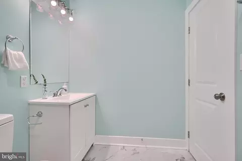 Bath - 417 Mount Holly St, Baltimore, MD 21229 photo 9 of 12