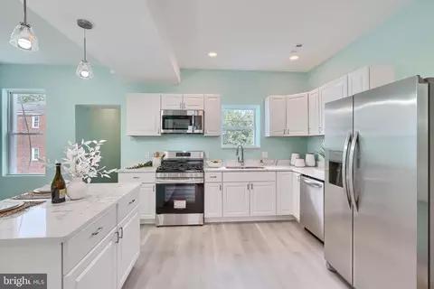 Kitchen - 417 Mount Holly St, Baltimore, MD 21229 photo 2 of 8