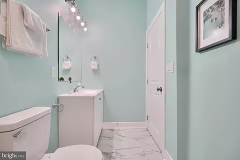 Bath - 417 Mount Holly St, Baltimore, MD 21229 photo 5 of 12