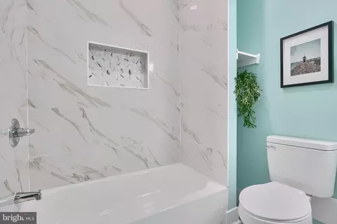 Bath - 417 Mount Holly St, Baltimore, MD 21229 photo 8 of 12
