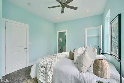 Bedroom - 417 Mount Holly St, Baltimore, MD 21229 photo 2 of 6