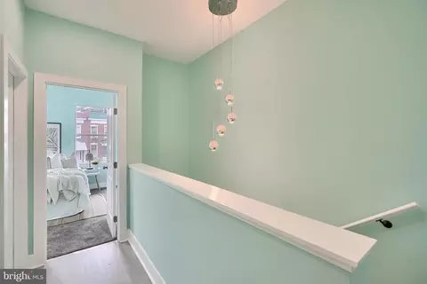 Entry Way - 417 Mount Holly St, Baltimore, MD 21229 photo 5 of 7