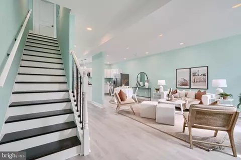 Entry Way - 417 Mount Holly St, Baltimore, MD 21229 photo 1 of 7