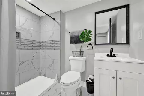 Bath - 3712 Sequoia Ave, Baltimore, MD 21215 photo 5 of 5