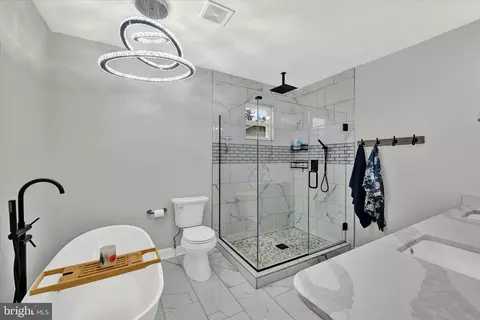 Bath - 3712 Sequoia Ave, Baltimore, MD 21215 photo 3 of 5