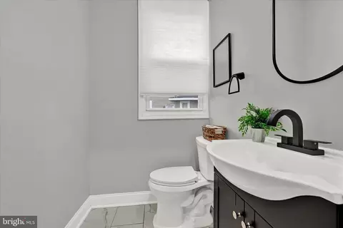 Bath - 3712 Sequoia Ave, Baltimore, MD 21215 photo 1 of 5